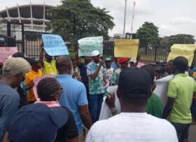 National Theatre workers seek return to offices after renovation